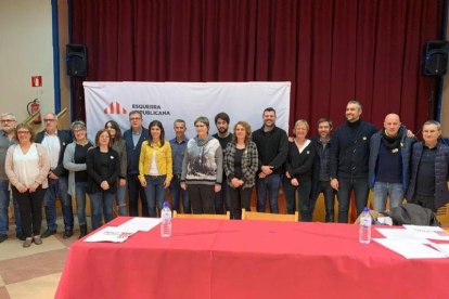 La nova executiva entrant del partit a Lleida amb membres de l’executiva nacional d’ERC.