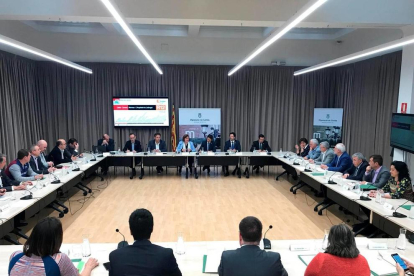 La reunió de la Plataforma per a la millora de la línia de tren Barcelona-Manresa-Lleida, impulsada per la Diputació de Lleida i els 10 ajuntaments de la demarcació per on transcorre la línia.