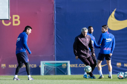 El Barça planea comenzar los entrenamientos de forma individualizada, repartiendo a los jugadores entre cuatro campos.
