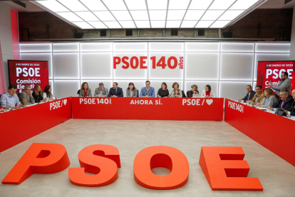 Pedro Sánchez presidió ayer la reunión de la cúpula socialista que avaló el pacto con ERC.