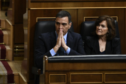 Pedro Sánchez y Carmen Calvo en una jornada en el Congreso.