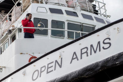 El buque llevó ayuda humanitaria a los refugiados.