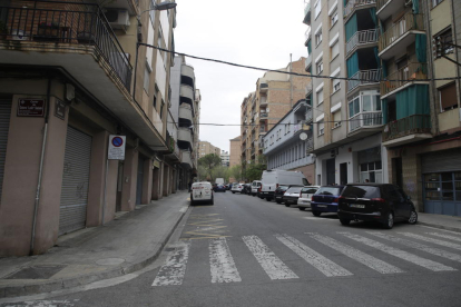 Imagen de la calle Castella, donde los detenidos presuntamente asaltaron uno de los prostíbulos.