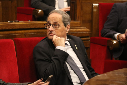 El presidente de la Generalitat, Quim Torra, durante el pleno en el Parlament este sábado.