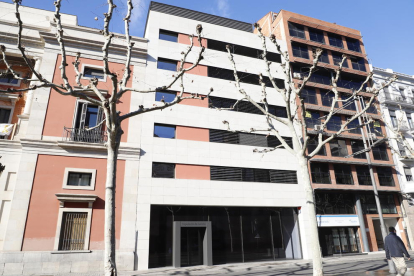 Imagen del estado actual del nuevo edificio de la Diputación en la Rambla Ferran de Lleida ciudad. 