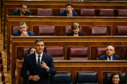 Sánchez saca adelante la última prórroga en un Congreso áspero y polarizado