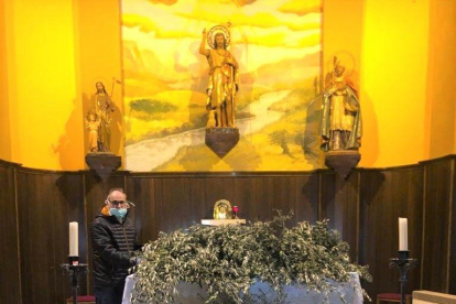 Retransmissió en línia de la missa ahir des de la capella de la Congregació dels Dolors de Lleida.