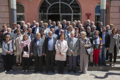 Foto de grupo de los alcaldes y concejales asistentes en el acto institucional. 