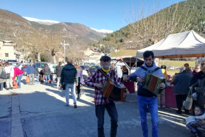 En Tuixent la jornada contó con música tradicional y popular del Pirineo a cargo de Pep Lizarra.
