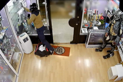 Imagen de la cámara de seguridad de la tienda atacada.