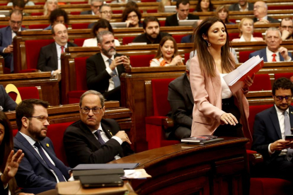 Quim Torra, sentado junto a Pere Aragonès, ni se molestó en tomar la palabra en la censura con el fracaso anunciado de Lorena Roldán.