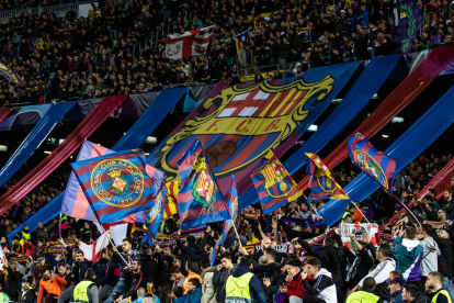 La grada d’animació del FC Barcelona durant el partit de Champions contra el Dortmund.
