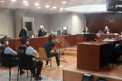 El condemnat, ahir durant la celebració del judici a l'Audiència de Lleida.