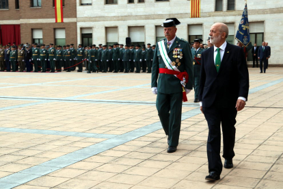 El cap del cos a Catalunya, el lleidatà Pedro Garrido, a l'esquerra de la imatge, al costat del director del cos, Félix Azón.