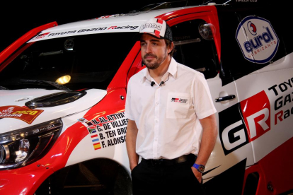 Alonso se sube al podio en un Rally