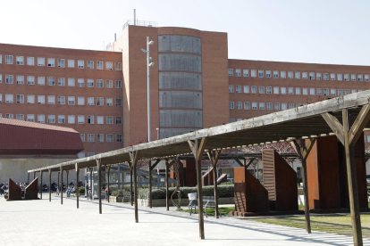 El hospital Arnau de Vilanova, donde están parte de las consultas de especialistas.
