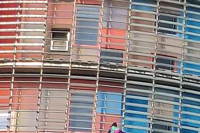El Spiderman francès escala de nou la Torre Glòries a Barcelona