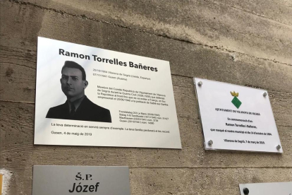 Placa en recuerdo de Ramon Torrelles Bañeres en Gusen.