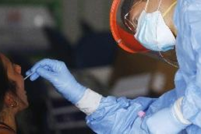 España reporta 21.908 nuevos contagios y 368 muertes más