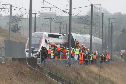 Veintiún heridos al descarrilar un tren de alta velocidad cerca de Estrasburgo