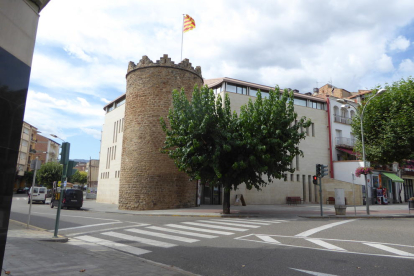 Torre de la antigua muralla de la capital de Tremp.