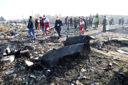 Se estrella un avión ucraniano con 180 personas a bordo cerca de Teherán