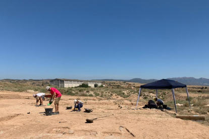 Excavaciones arqueológicas ayer en el yacimiento andalusí del Pla d’Almatà de Balaguer.