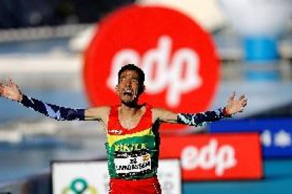 Ayad Lamdassem bat el rècord d'Espanya de marató a València