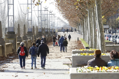 Las calles del centro histórico de Sort con pocos visitantes durante este puente festivo.