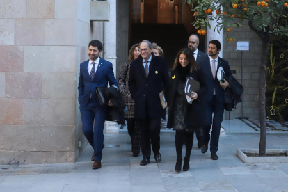 El president Quim Torra, ahir, amb els consellers de JxCat a la Generalitat.