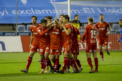 Acción que provocó el penalti que permitió al Lleida empatar el partido.