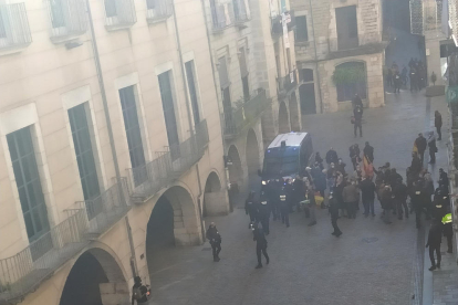 El acto oficial del Día de la Constitución se celebró al aire libre, a causa de la pandemia.