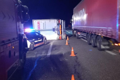 Una colisión entre dos turismos en Sidamon causó colas por la tarde de más de tres kilómetros. 