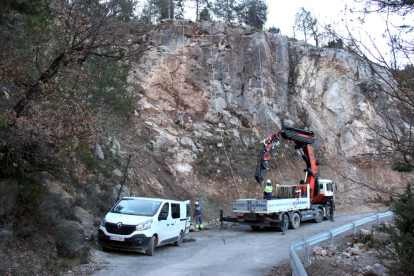 El talús de la carretera d'accés a Torà de Tost, a Ribera d'Urgellet (Alt Urgell), on s'hi col·locaran noves malles de protecció.
