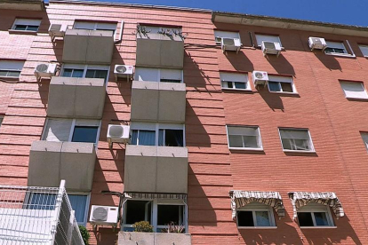 Imagen del bloque de pisos en el que fue asesinada Juana.