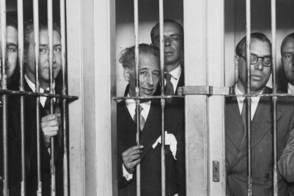 Lluís Companys, al centre, empresonat al costat dels seus consellers per declarar la República el 1934.