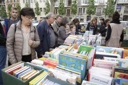 Paradas de libros en la pasada diada de Sant Jordi en Lleida, una imagen que este año no se repetirá.