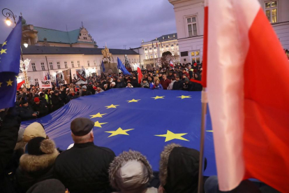 Protesta a Varsòvia contra la reforma de la Justícia a Polònia.