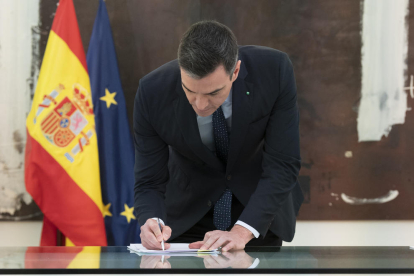 El gobierno español, patronal y sindicatos firman el acuerdo para prorrogar los ERTE hasta el 30 junio