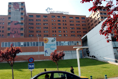 Vista general de la façana principal de l’Hospital Vall d’Hebron de Barcelona