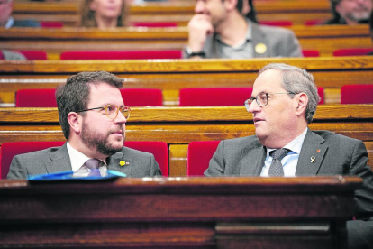 El president Torra y el vicepresident Aragonès en el Parlament, en una imagen de diciembre de 2019.
