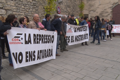 Concentració davant el jutjat de Cervera en suport als encausats de la vaga del 21 de febrer