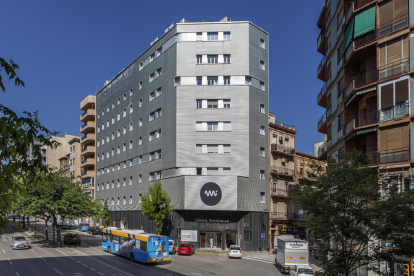 Façana de la remodelada clínica, ubicada a Prat de la Riba i ara denominada Mi NovAliança.