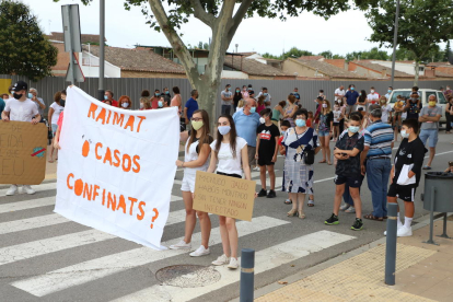 Imagen de la manifestación contra el confinamiento esta tarde en Lleida.