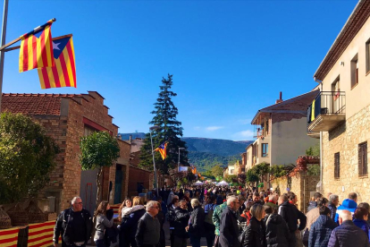 Las calles de Vilanova de l’Aguda se llenaron de visitantes durante la mañana de ayer.