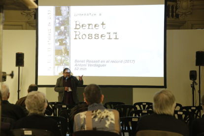 El cineasta Antoni Verdaguer, ayer durante la presentación de ‘Benet Rossell en el record’. 