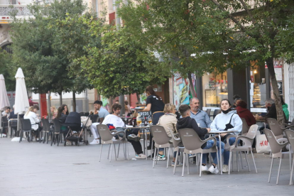 Les terrasses de l’Eix Comercial també es van omplir.