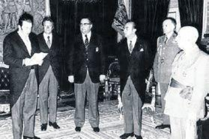 El entonces presidente Agustí Montal entregó una medalla a Franco
