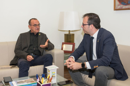 Miquel Pueyo y Marc Solsona se reunieron ayer en la Paeria.