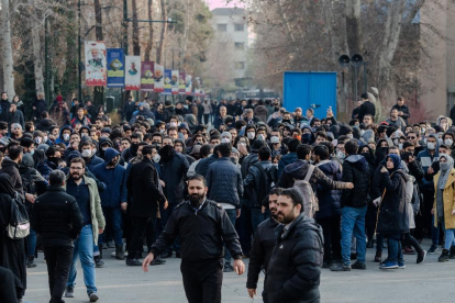 Las protestas contra el régimen arrecian en Irán.